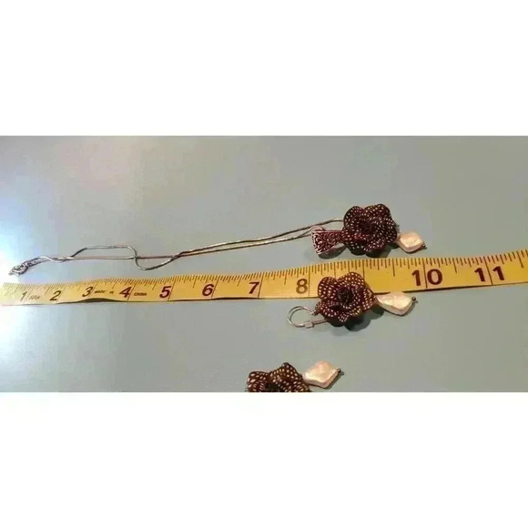 Vintage Baroque Pearl Necklace Earrings Set Black & White Roses Hand Made Flower - Picture 8 of 11